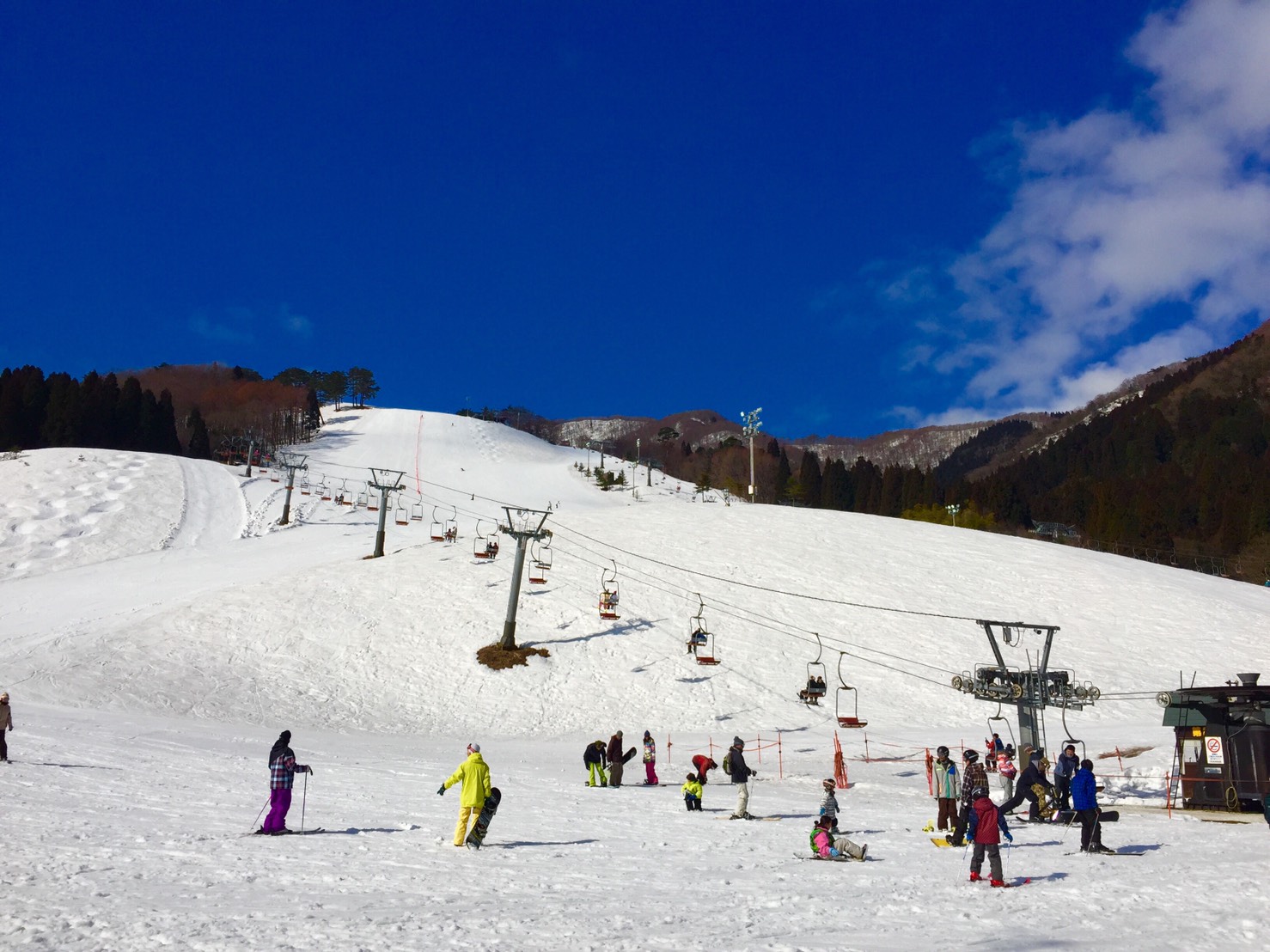 営業・料金 - 奥神鍋スキー場｜スキー、スノーボード等初心者から上級者まで楽しめるスノーパーク